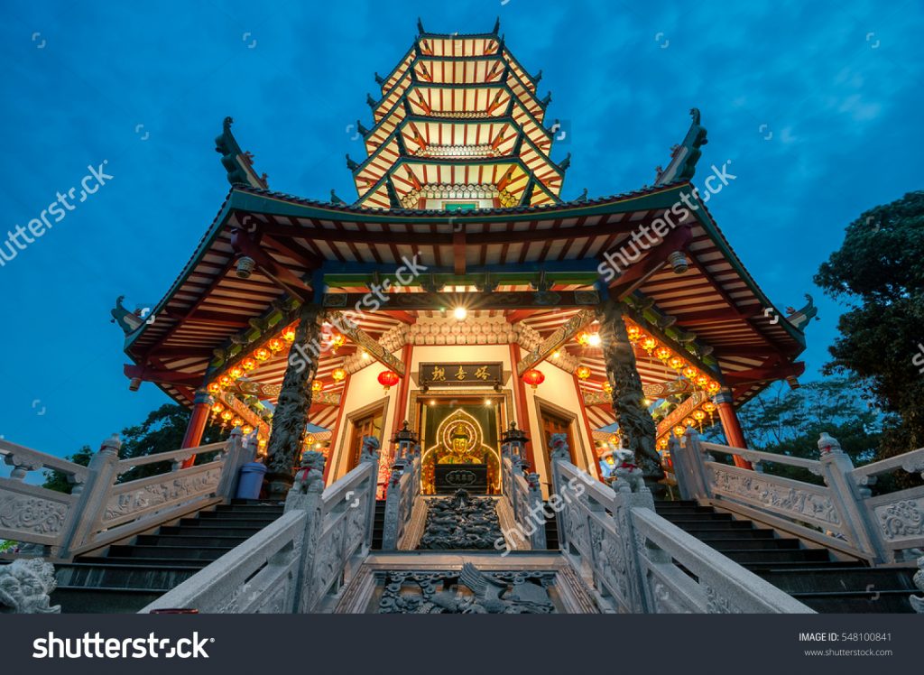 Tempat Wisata di Semarang - Pagoda Buddagaya Watugong
